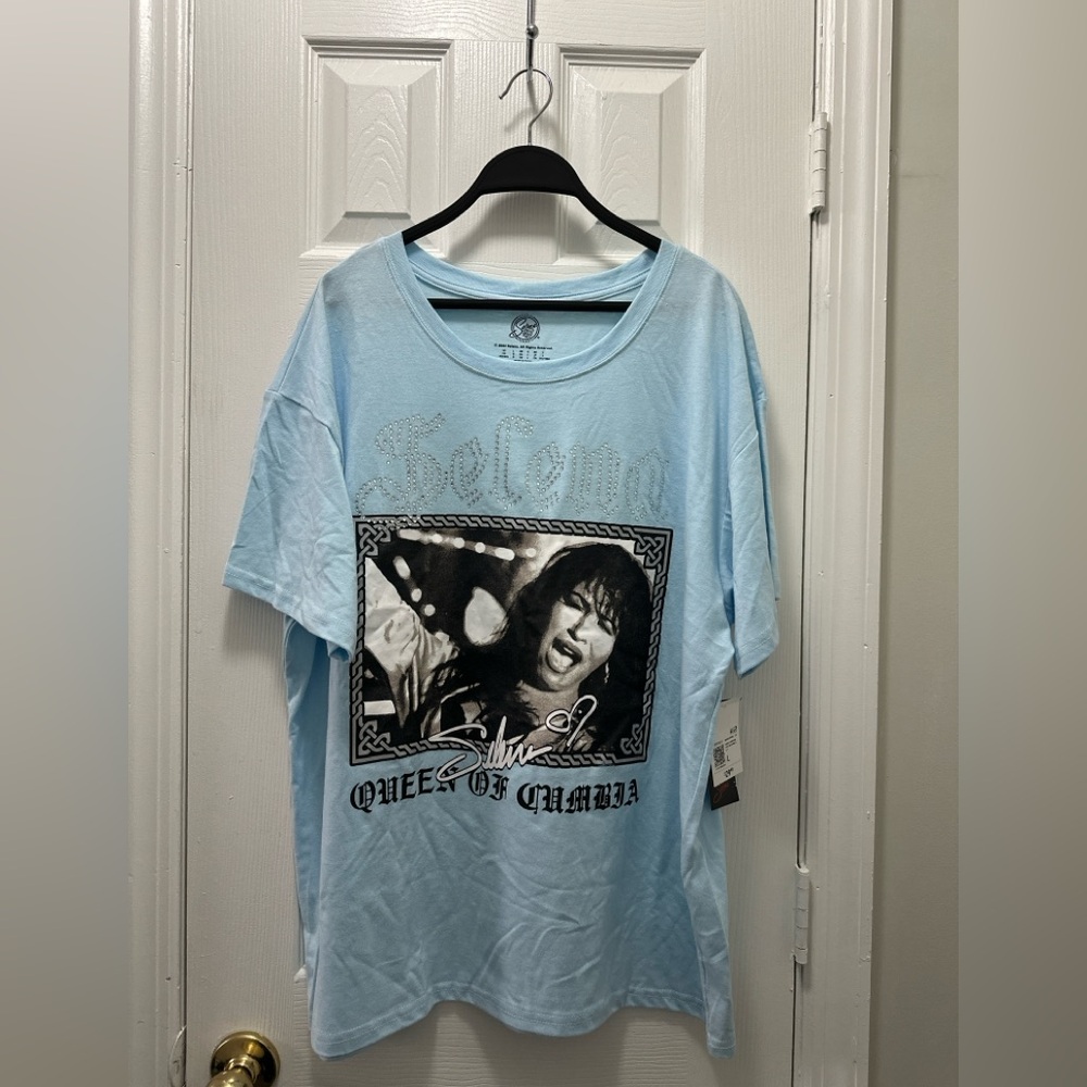 Forever 21 Light Blue Graphic Women's Tee
